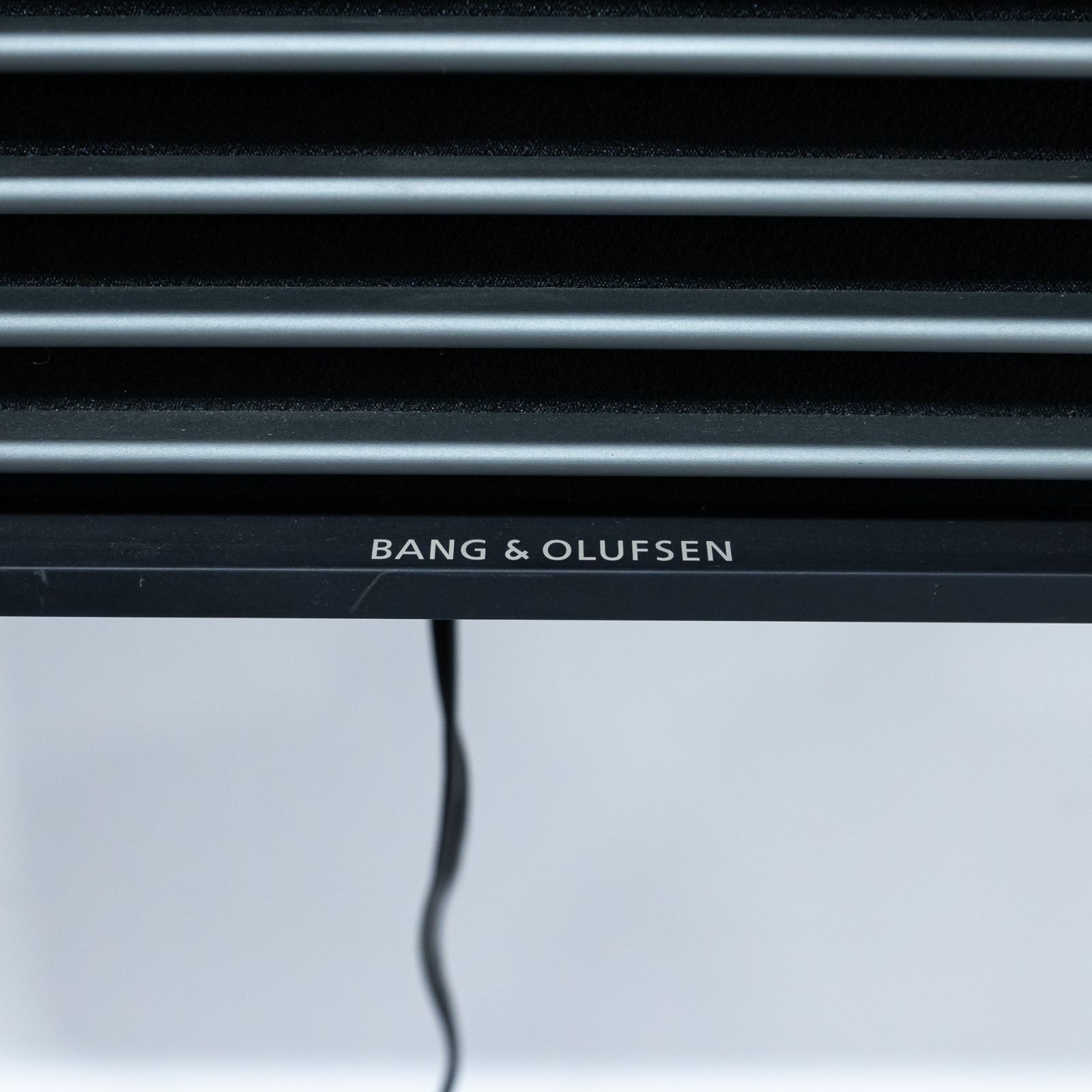 中古品】Bang & Olufsen バング＆オルフセン BEOVISION HORIZON