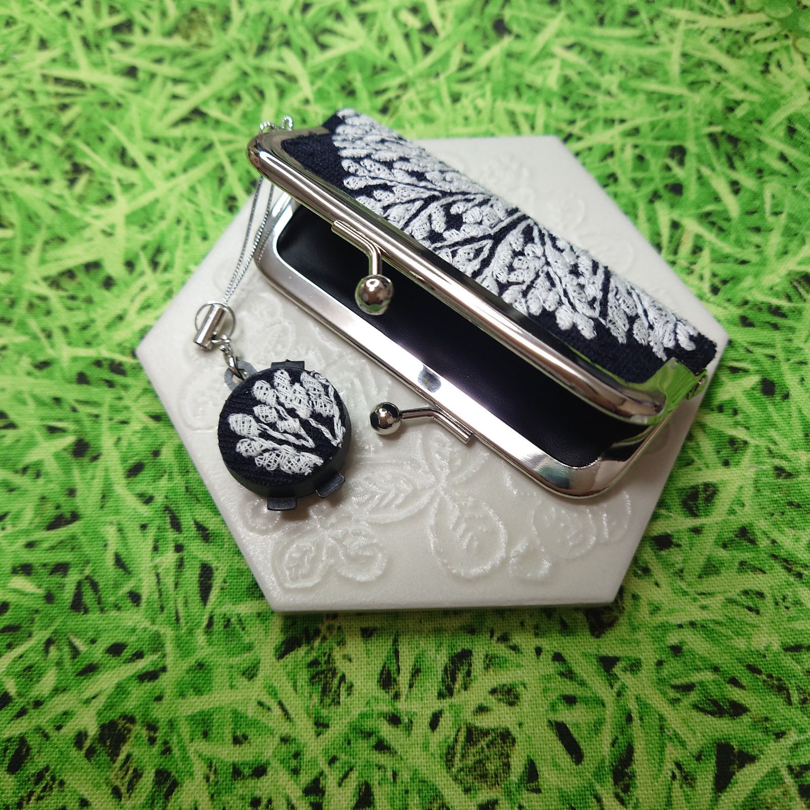 ミナペルホネン✨skyful 希少ネイビー✨朱肉付き がま口印鑑ケース