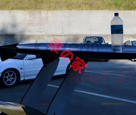 マツダ RX-7（FD3S）用 ESPRIT 052 スタイル カーボン製 リアウイング