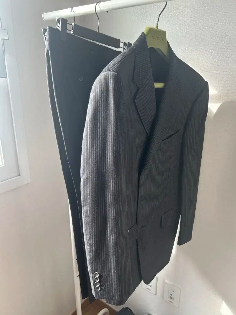 GUCCI ストライプスーツ サイズ44 GUCCI ストライプスーツ サイズ44 GUCCI】グッチ Archive