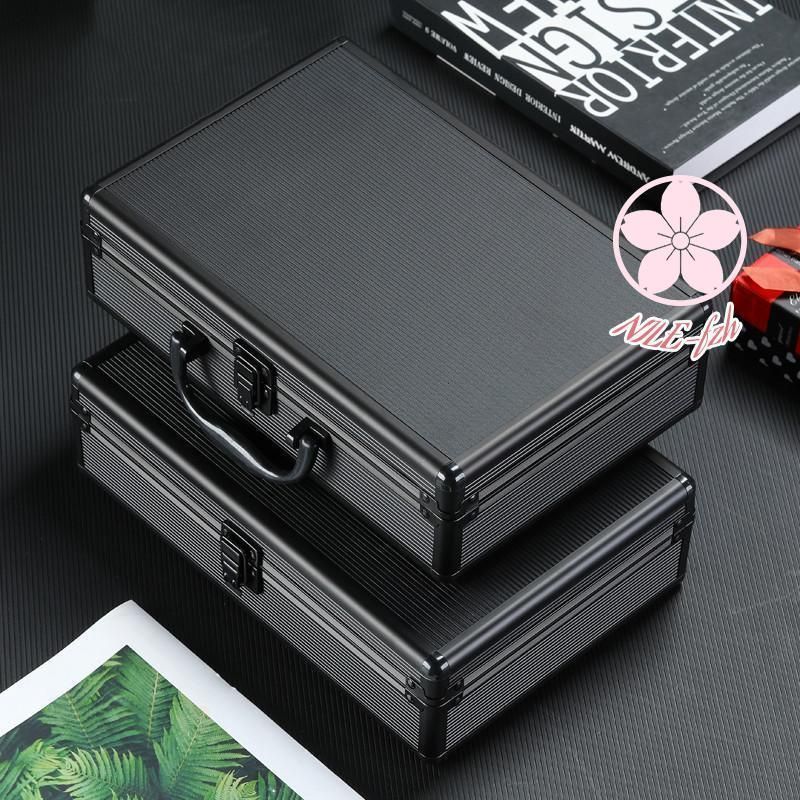 ほぼ未使用 懐石道具 金梨地 四段重箱 蓋二枚 内朱 木製漆器 会席料理 共箱 ほぼ未使用 懐石道具 金梨地 四段重箱 蓋二枚 内朱 木製漆器