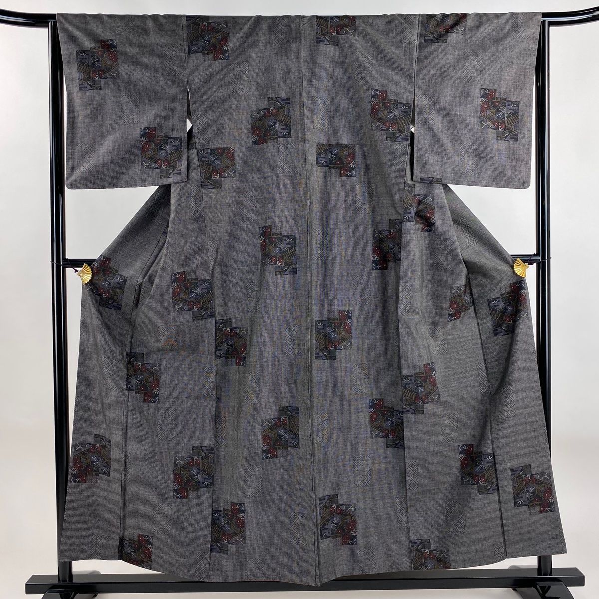 紬 身丈155cm 裄丈64cm M 袷 草花 家屋 黒灰 正絹 秀品