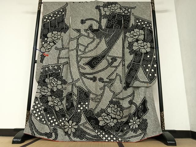 平和屋着物○豪華振袖 刺繍 舞花文 暈し染め 黒地 銀彩 仮