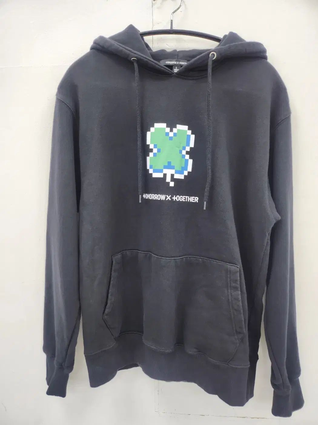 トゥバツ フード付きTシャツ L