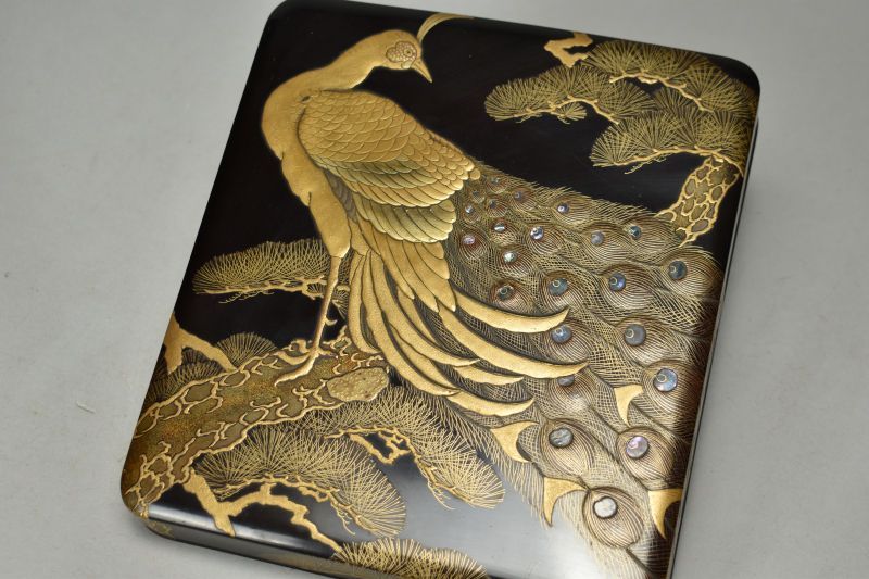 蔵A5481 時代 孔雀蒔絵硯箱 共箱 泉作