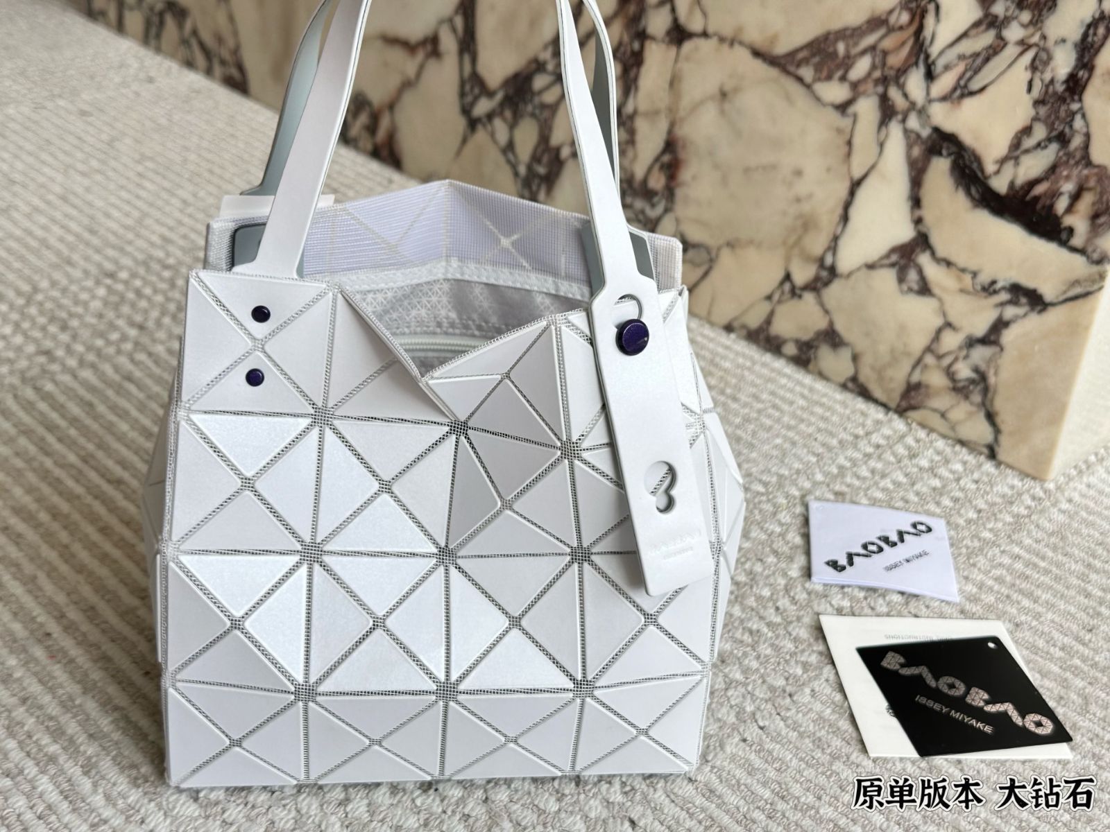 BAO BAO ISSEY MIYAKE BAGUETTE ミニ ハンドバッグ 全3色 BAO BAO ISSEY MIYAKE BAGUETTE ミニ ハンドバッグ 全3色