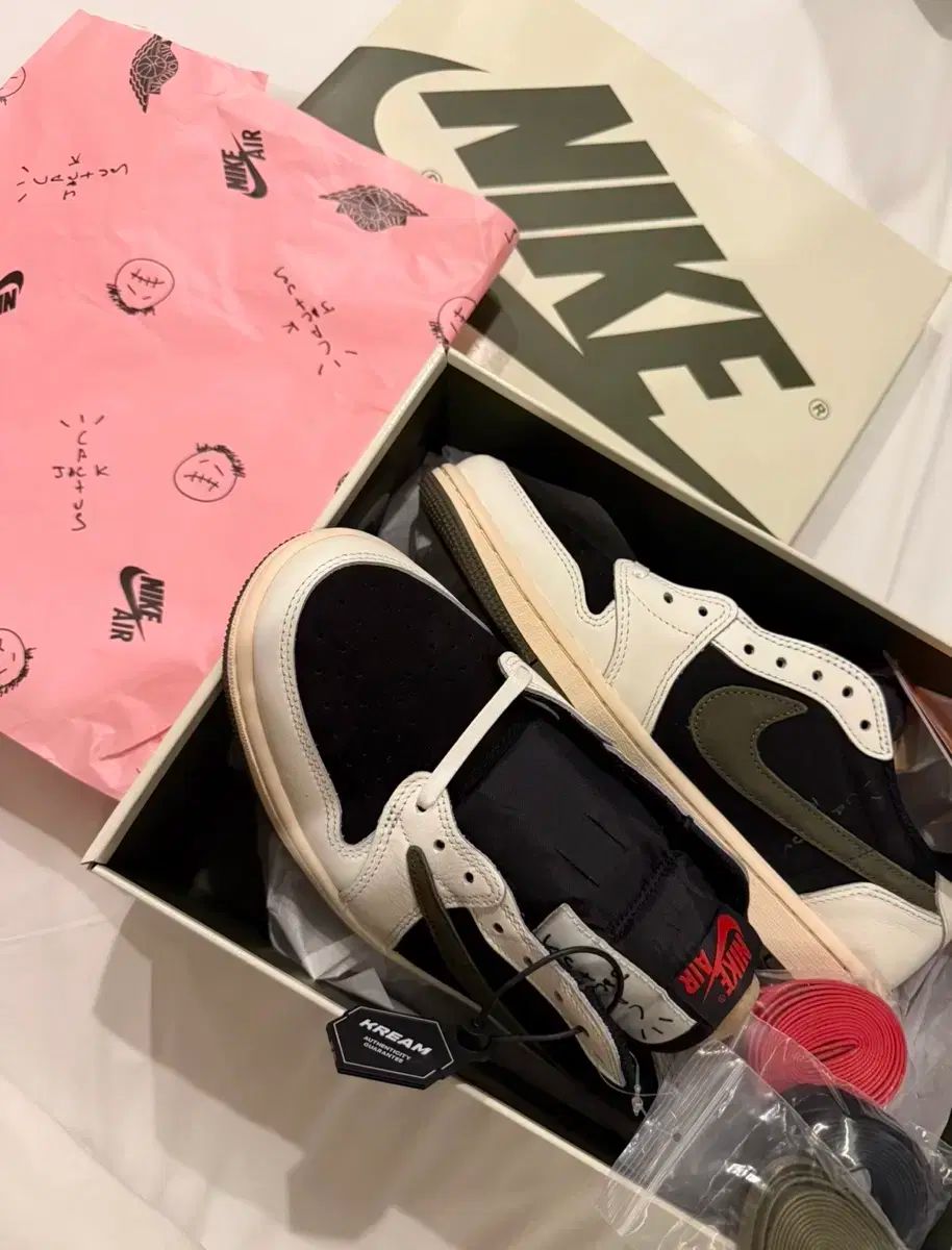 茶道具 和田寿峰作 水目 黒真塗 菊桐蒔絵 中棗 共箱 V 9378