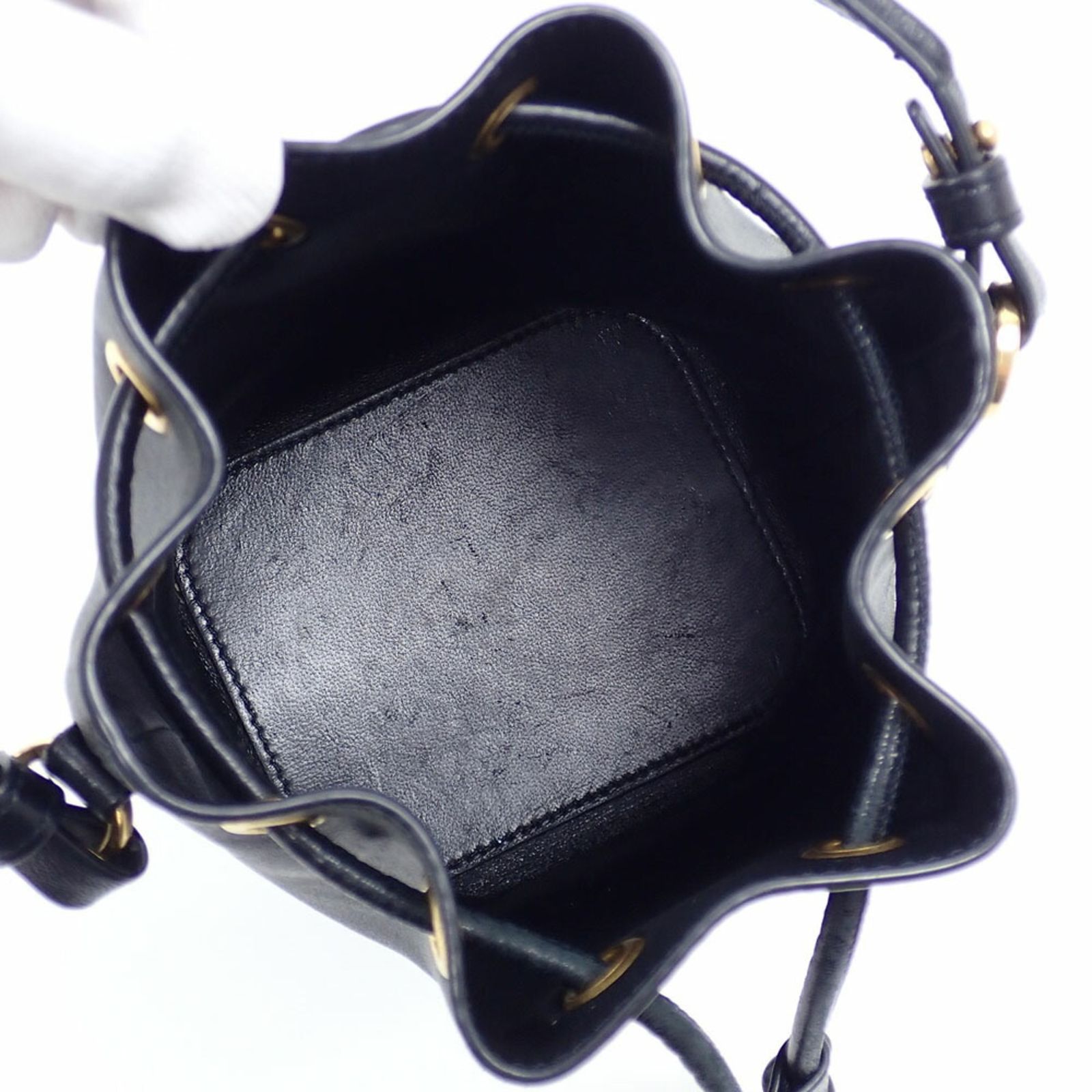 VALENTINO GARAVANI ブラック バケットバッグ Valentino Garavani Rockstud Hobo Bag In Grainy Calfskin for