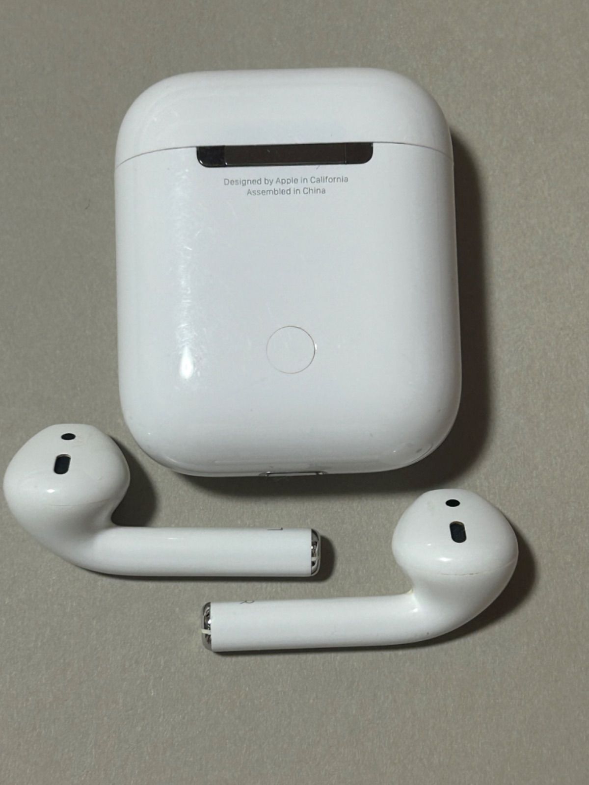 第2世代 アップル AirPods 国内正規品 右耳・左耳・充電ケース セット 