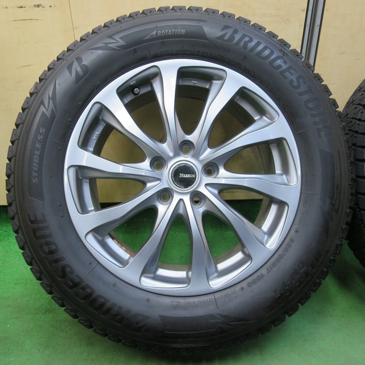 スタッドレス215/45R17 ブリヂストン ブリザック REVOGZ 2007年