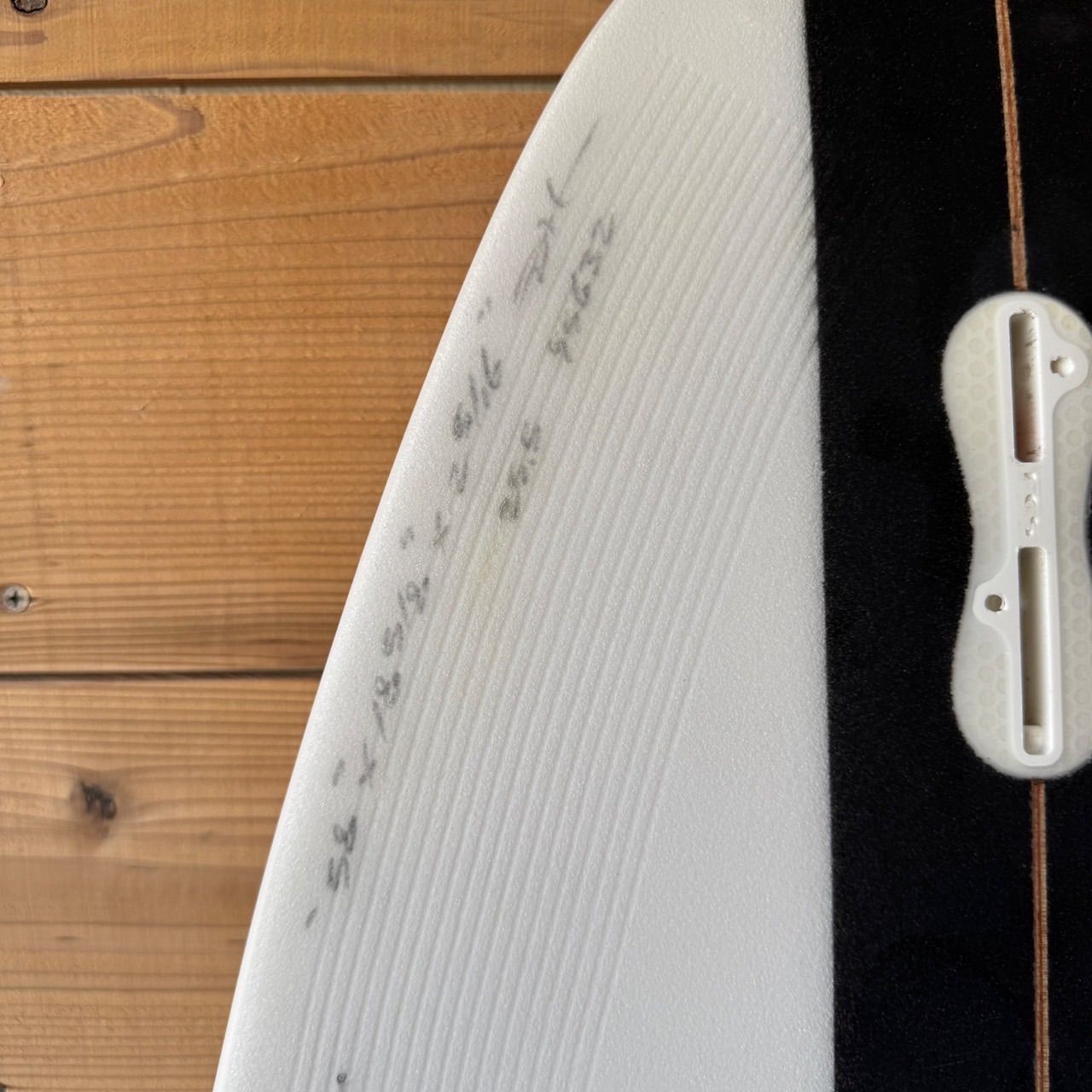 香港から直送します。 美 DHD サーフボード ユートピア UTOPIA 5 8 25.5L ショートボード PU