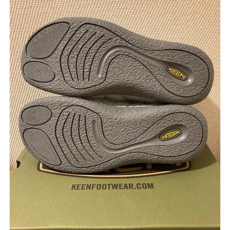 KEEN HOWSER WRAP グレー 24㎝ - aya shoes shop - メルカリ