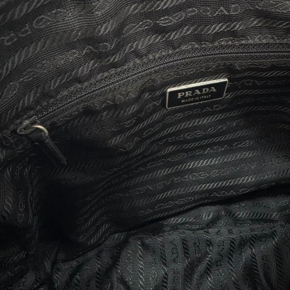 PRADA プラダ