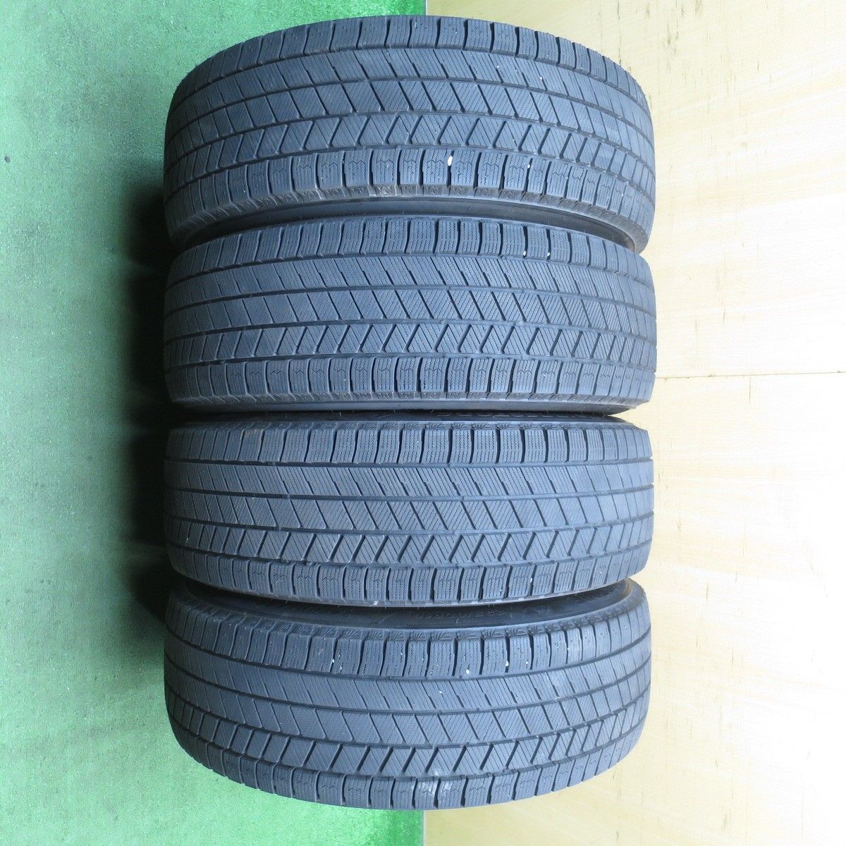 バリ溝！23年！キレイ！9.5分☆日産 T31 エクストレイル 純正 235