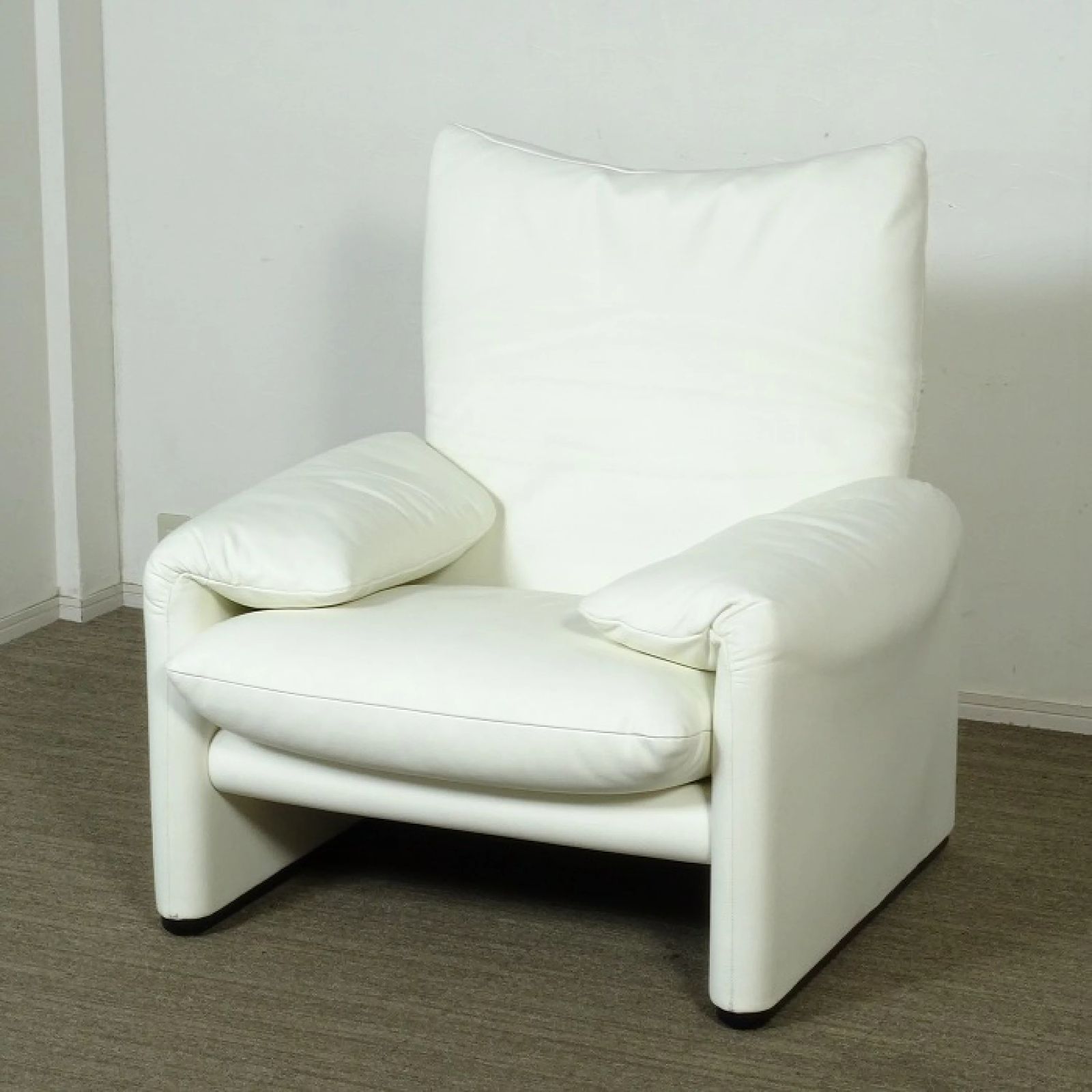 1人掛けソファ X白本革