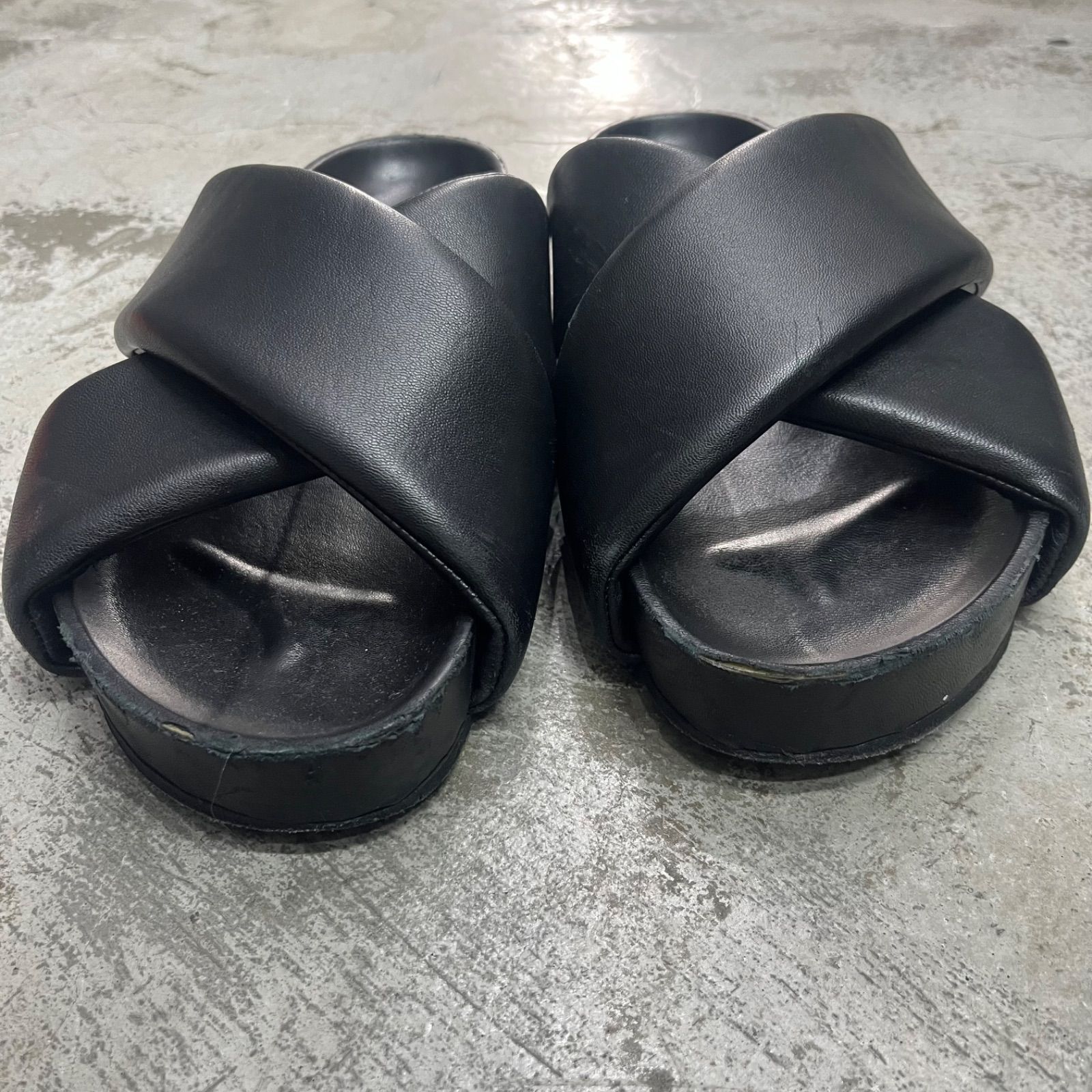 JIL SANDER　ジルサンダー　クロスストラップ　パテッドレザー　サンダル JIL SANDER (ジルサンダー) レザー クロスストラップ スライド
