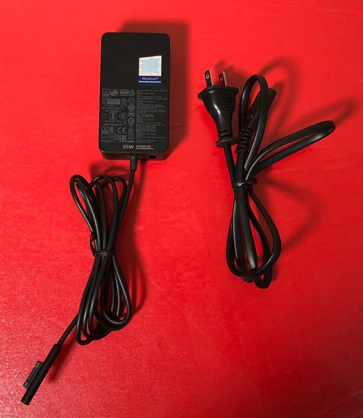 【クーポンあり♪】Microsoft マイクロソフト 純正 ACアダプター Model 1706 65W 15V-4.0A 60.0W / 5 ...