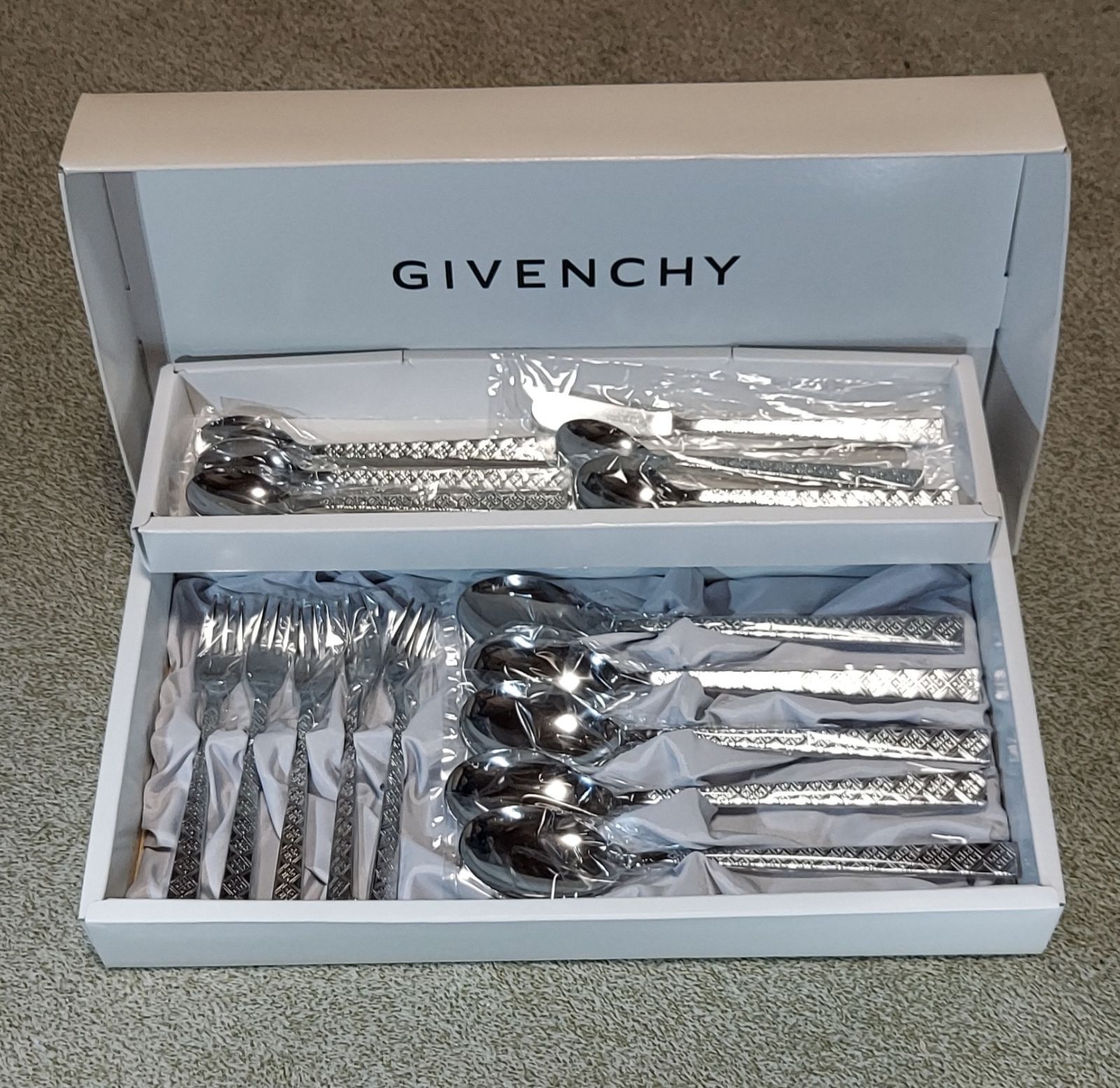 GIVENCHY デザート１６Ｐ 箱なし - 食器