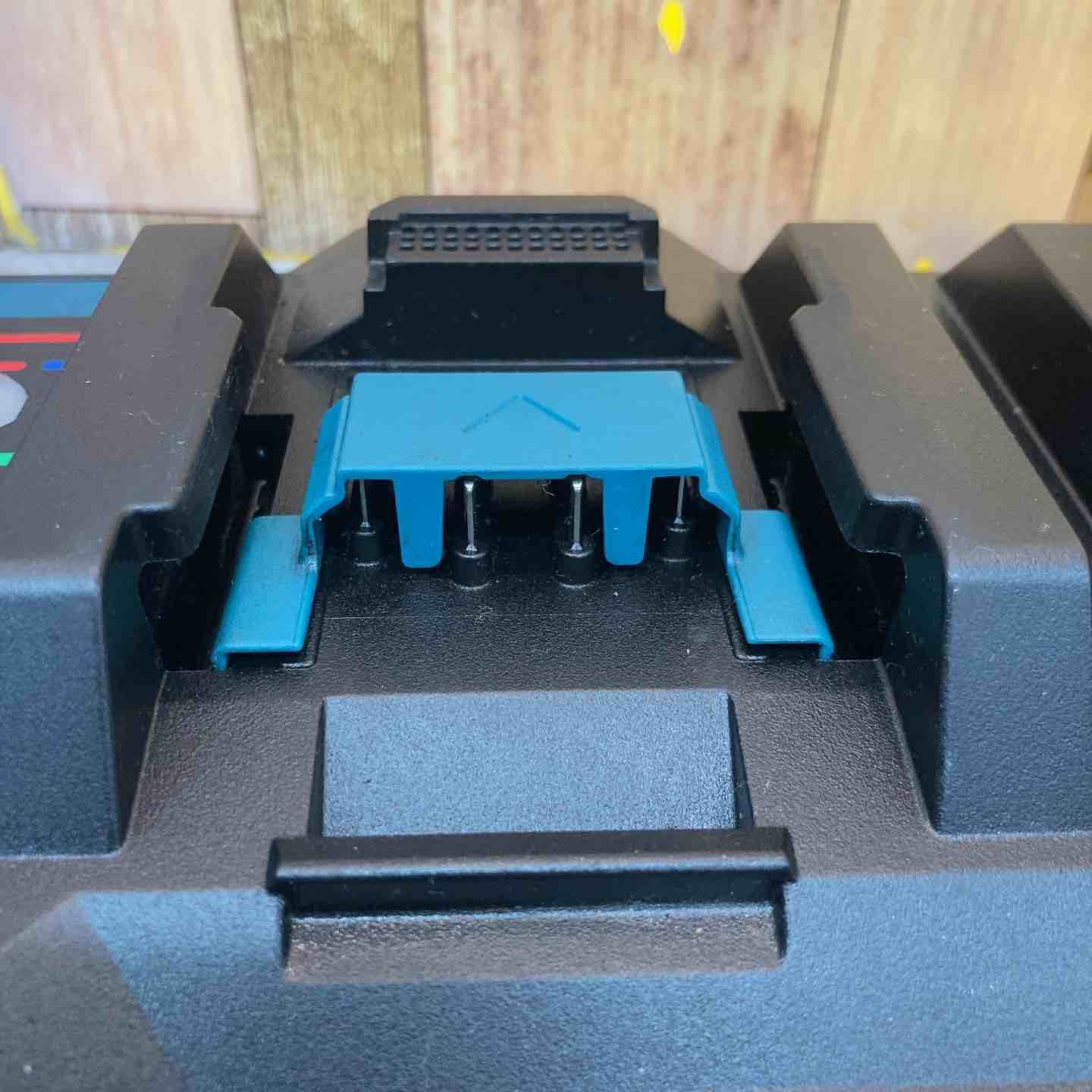 2口急速充電器 DC40RB