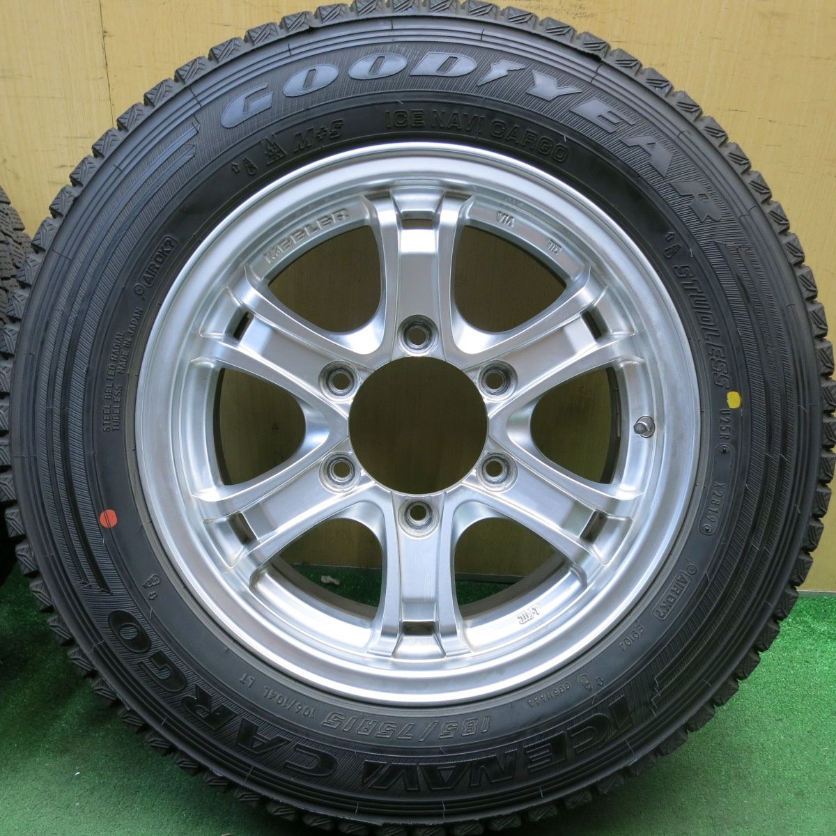 バリ溝 キレイ 9分 KEELER FORCE 185 75R15 106 104L スタッドレス グッドイヤー アイスナビ カーゴ キーラー フォース 15インチ PCD139.7 6H 5092513HAス