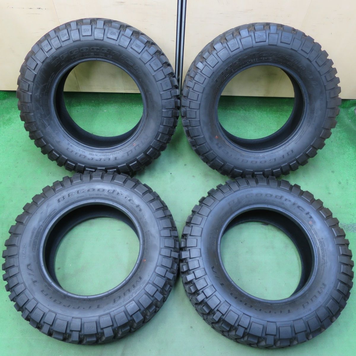 新車外し！23年☆255/75R17 111/108Q BFグッドリッチ Mud-Terrain T/A