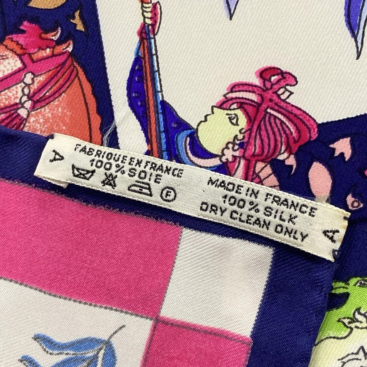 HERMES(エルメス) スカーフ カレ90 ネイビー×アイボリー×マルチ  