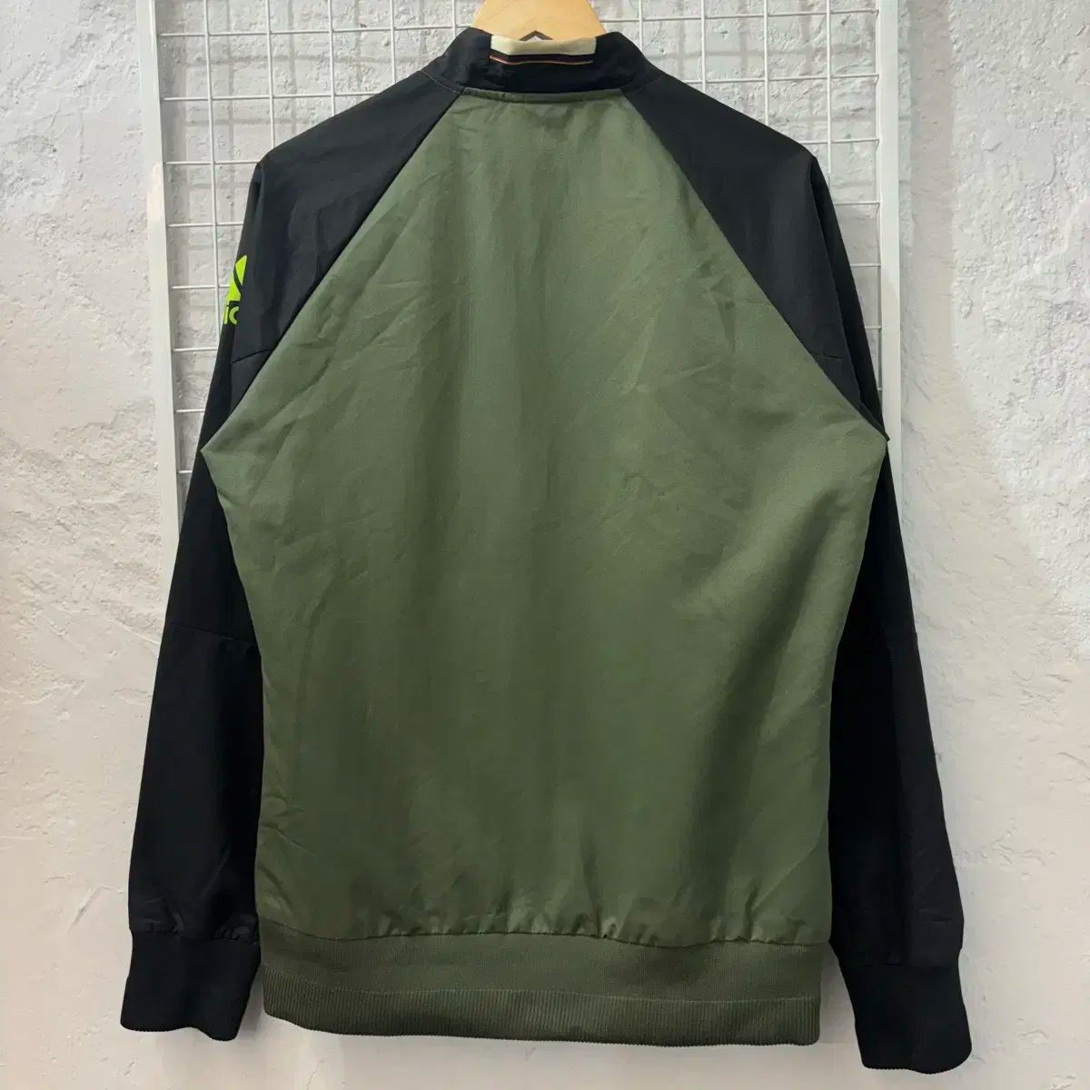 adidas アディダス ドイツ カーキ アンセム ウインドブレーカー L