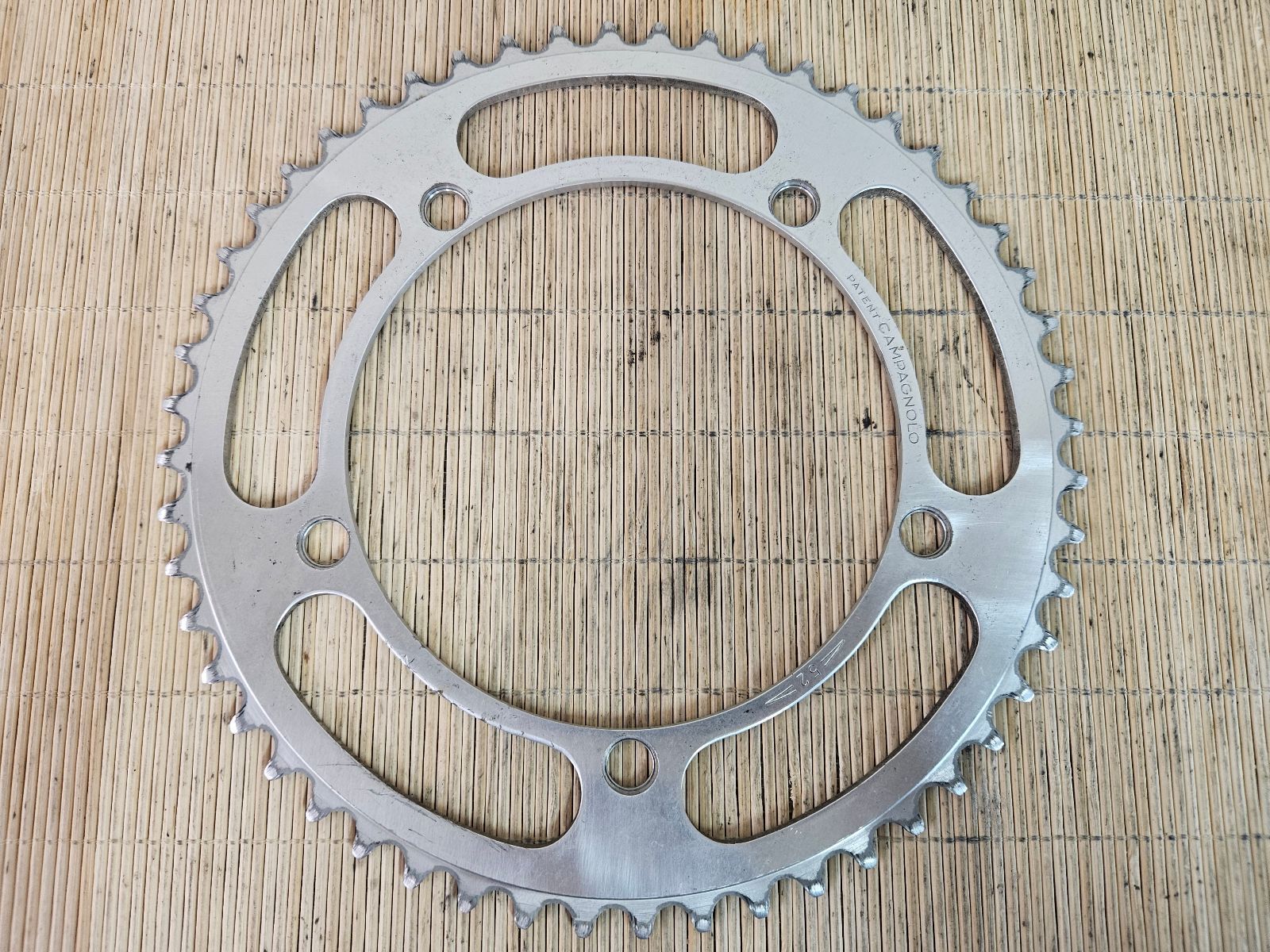 □ CAMPAGNOLO 52T 144PCD カンパニョーロ チェーンリング 薄歯