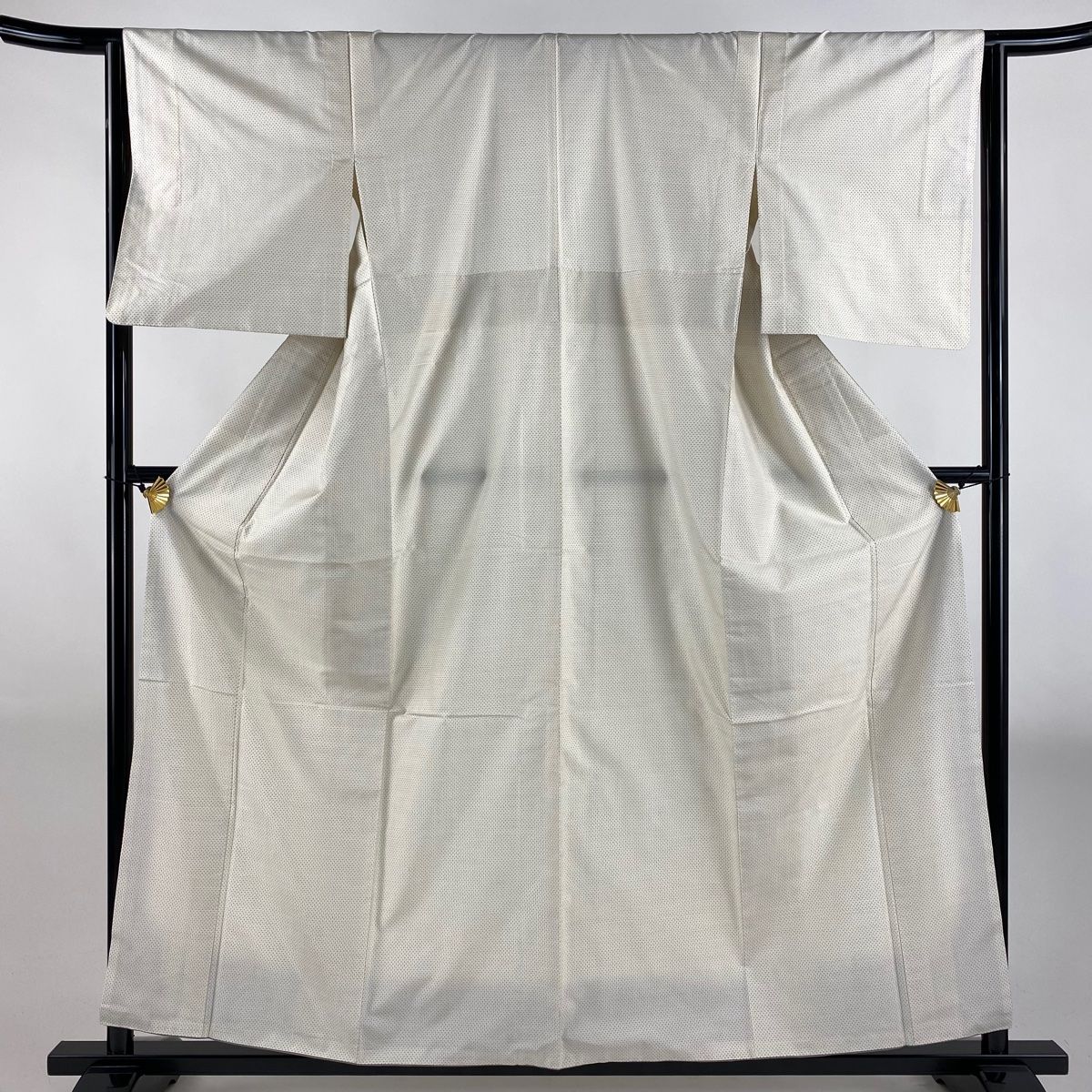 大島紬 身丈158.5cm 裄丈64.5cm M 袷 純泥染 背抜き やまと 証紙 幾何学模様 灰白 正絹 名品