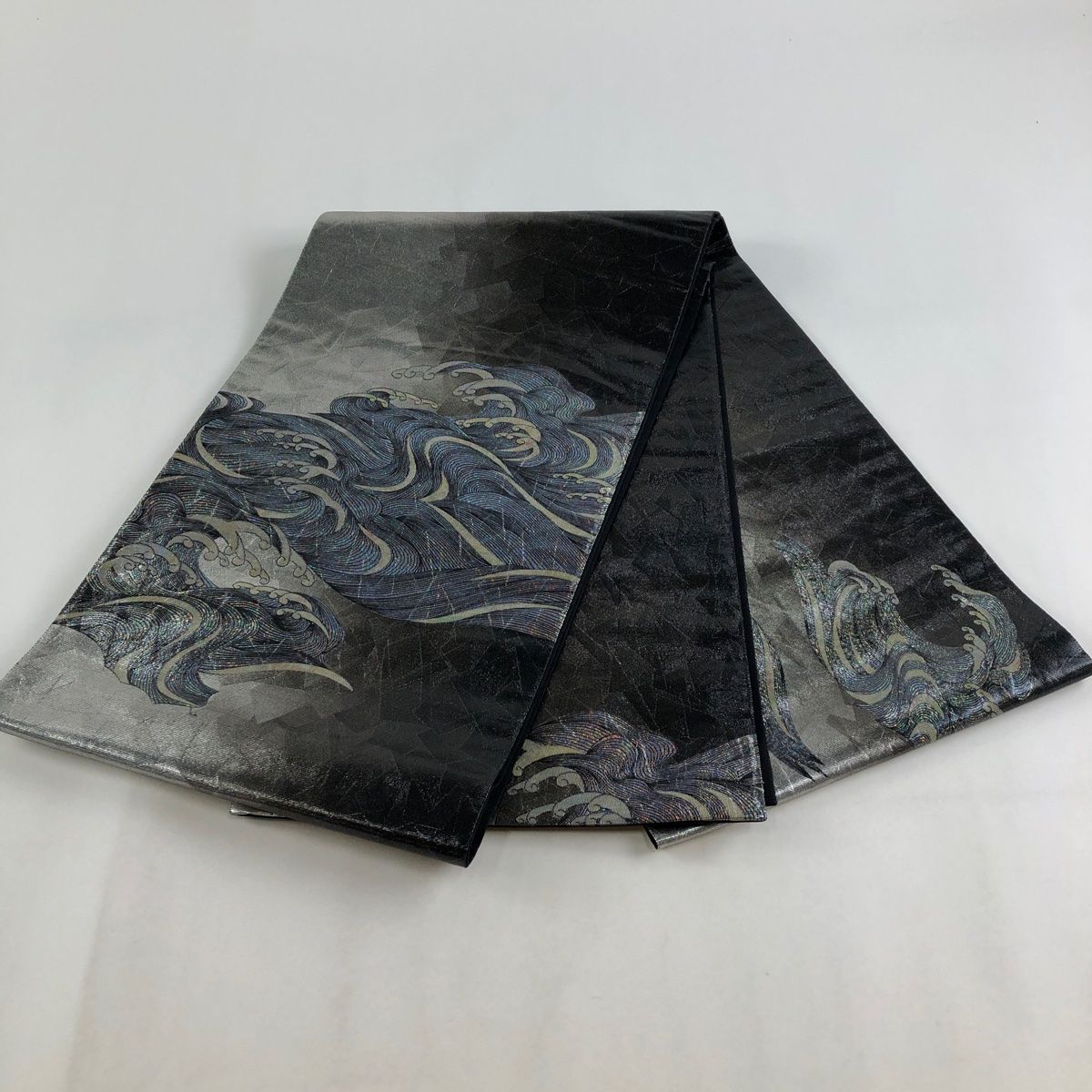 袋帯 美品 秀品 落款 黄秀螺鈿 波 波頭 螺鈿箔 銀色 お太鼓柄 正絹