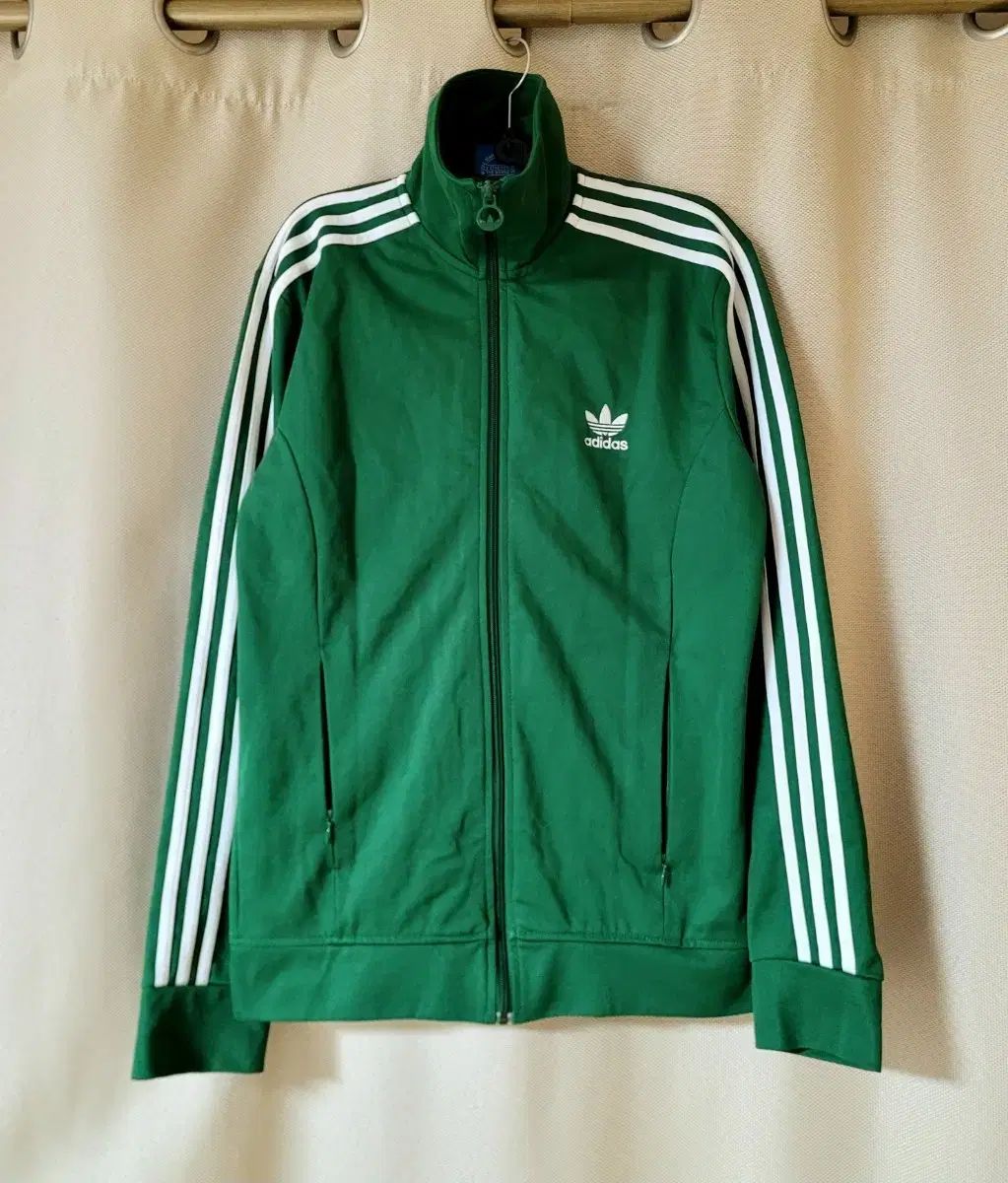 adidas アディダス ヨーロッパ 緑 ジャージ トラックトップス 90