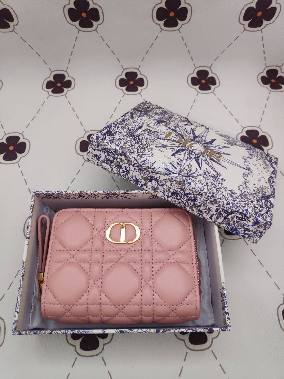 超美品 Dior レディディオール カナージュ ラムスキン 三つ折り 財布