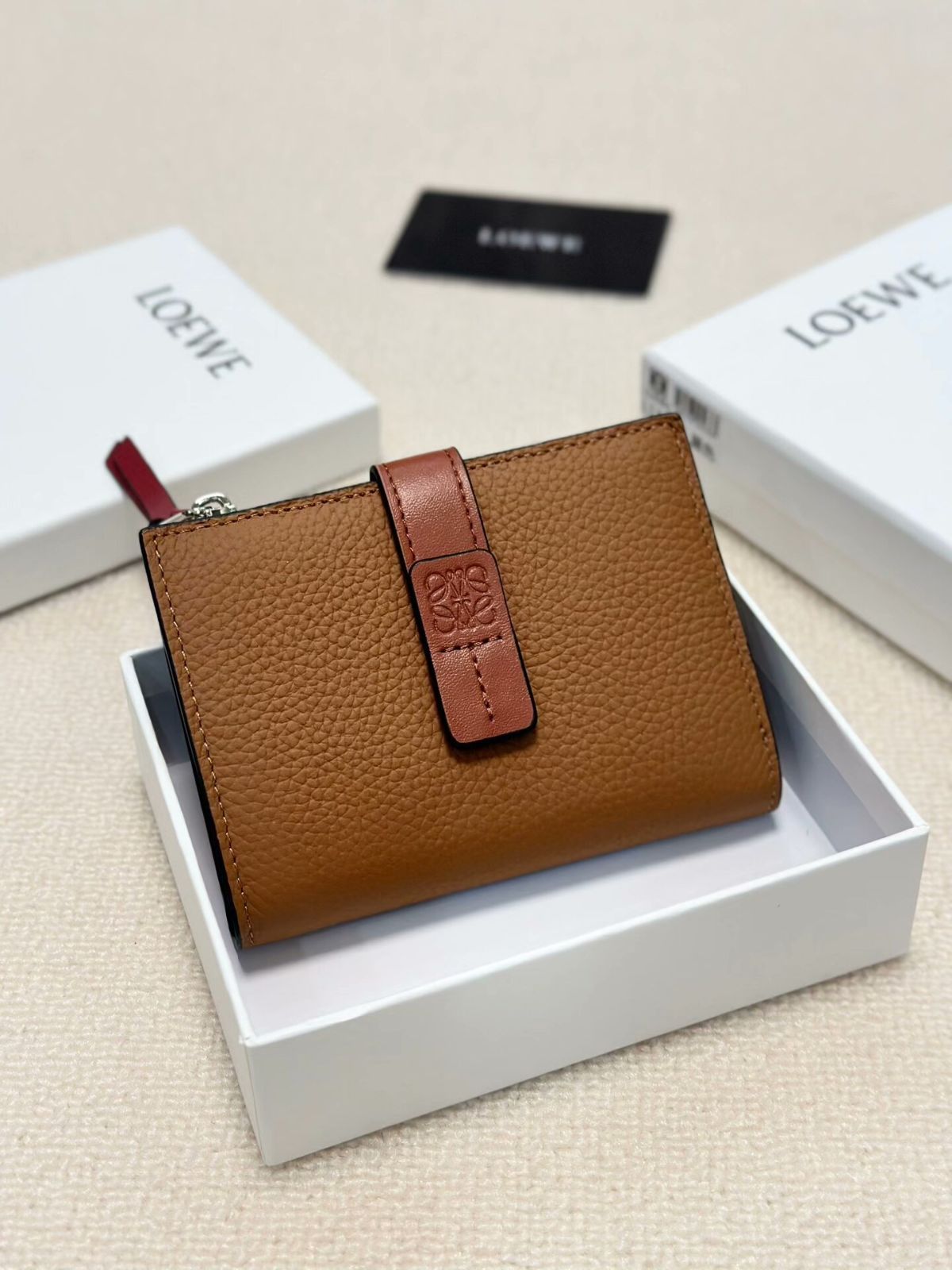 牛革ミディアムウォレット