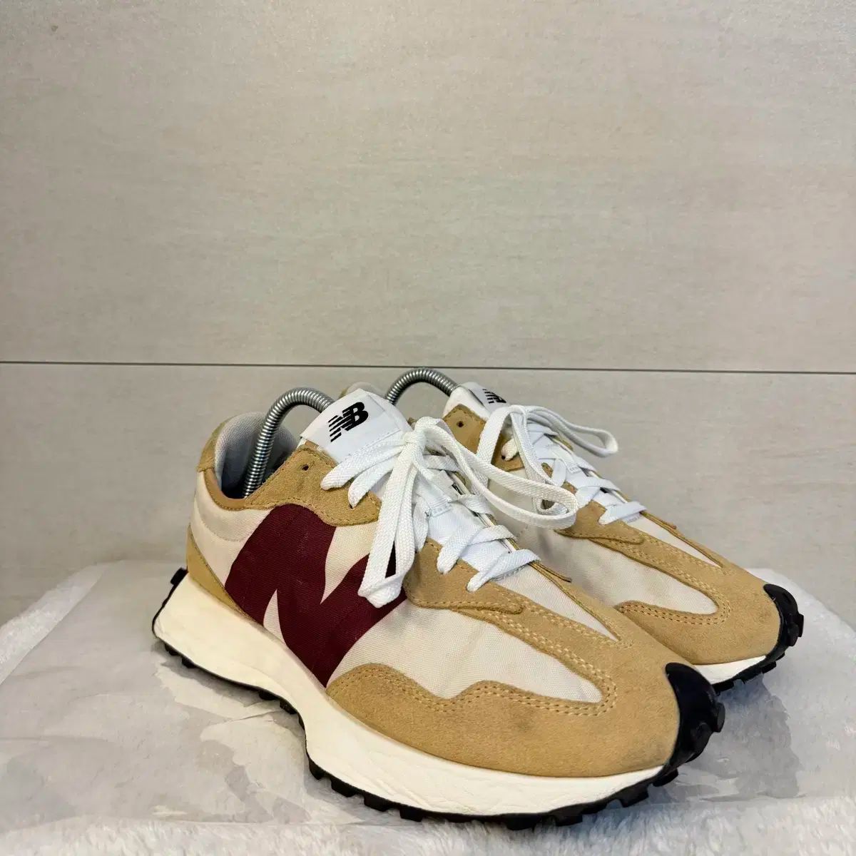 270 ニューバランス スニーカー 327 ゴーストベージュ