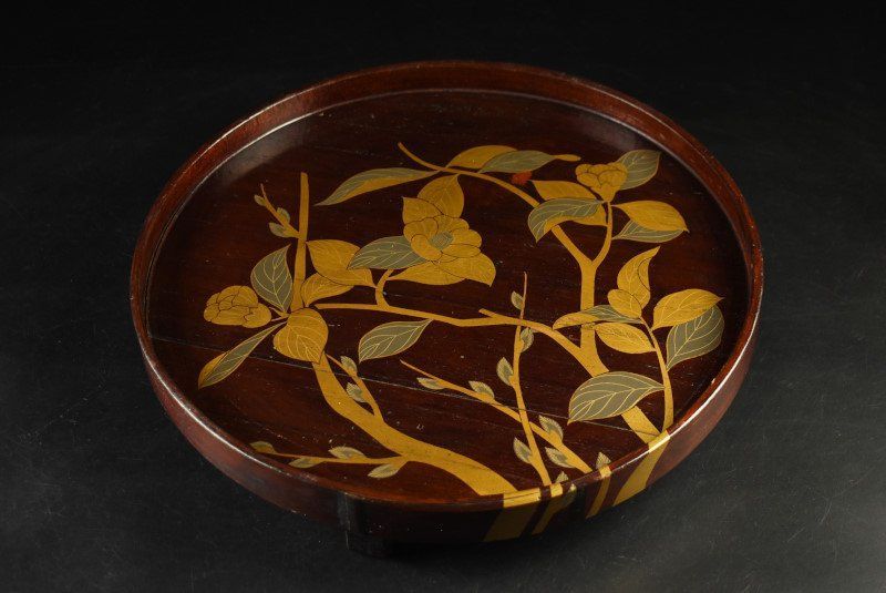 新作大登場！！ 蔵A3789 時代 木製絵替花文蒔絵 足付膳 丸盆 会席盆 五客 人気アイテムお得に購入。
