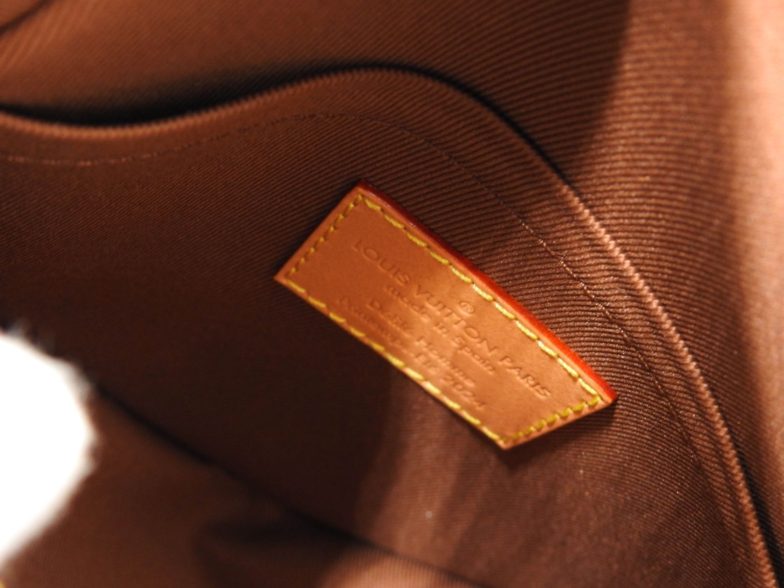 メッセンジャー ショルダーバッグ