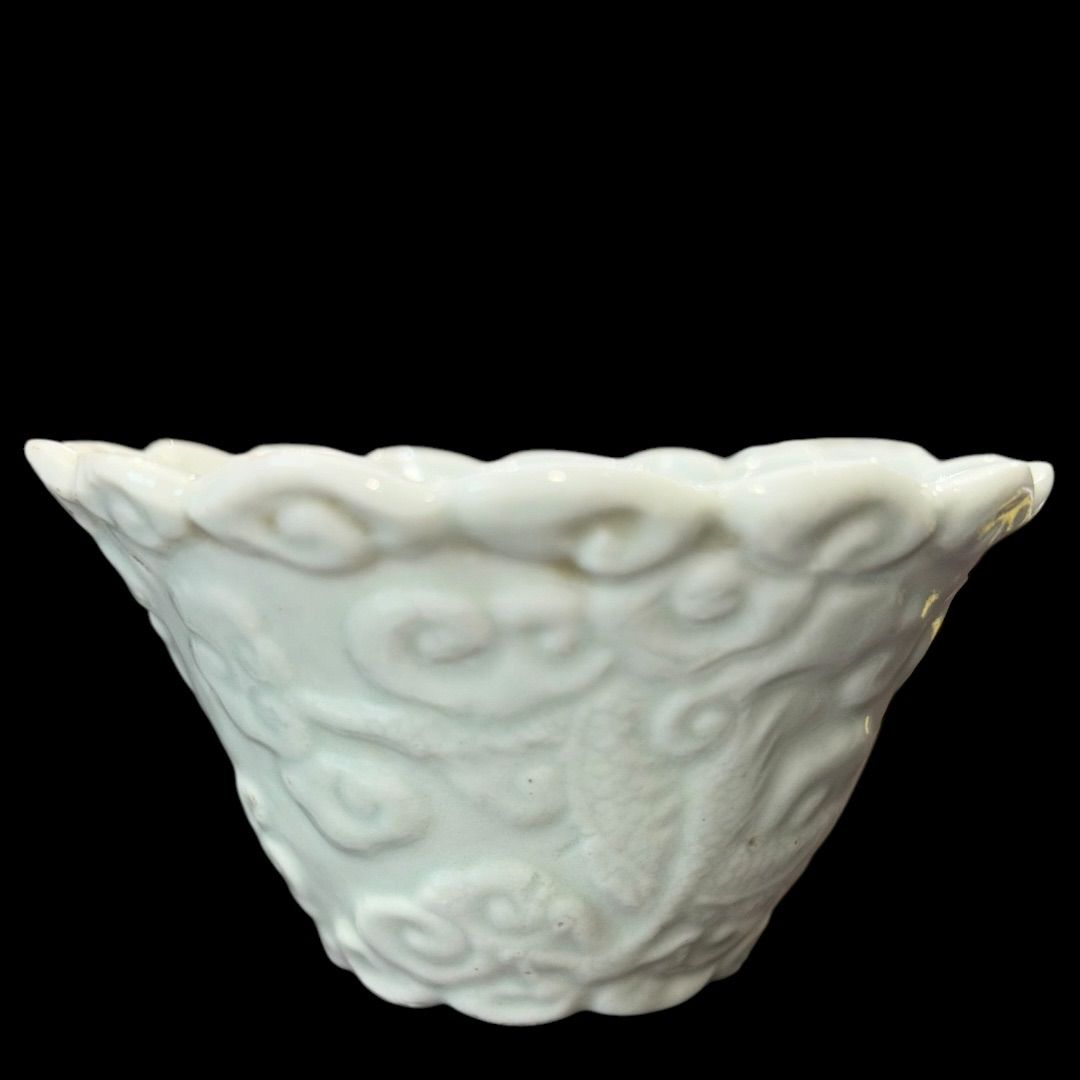 某有名オークション購入 2客セット 李朝 白磁 陽刻 龍文 アンティーク