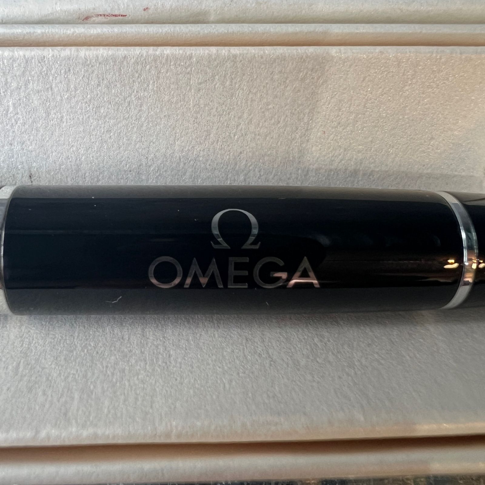 箱あり未使用品❗️　OMEGA　オメガ　ペブルドレザー　パスポートケース オメガ OMEGA ボックス - メルカリ