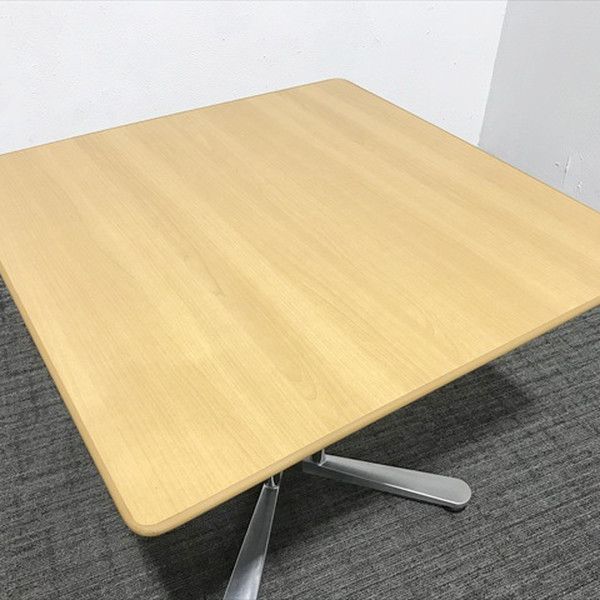 角テーブル