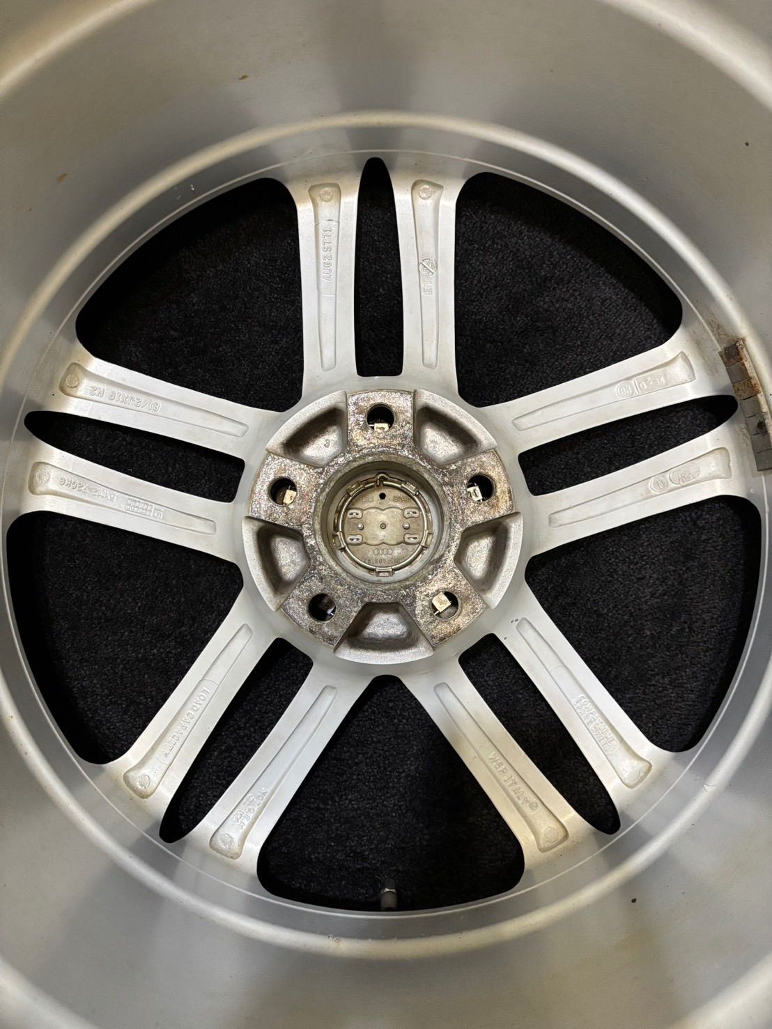 ☆アウディ 8T S5 純正 19インチ 8.5J +32 112 5H アルミホイール 4本