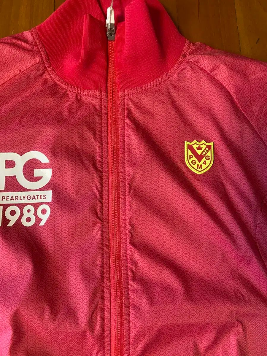 【パーリーゲイツ】スプラッシュ柄　パーカー＋スカート　セットアップ パーリーゲイツ】スプラッシュ柄 パーカー＋スカート セットアップ