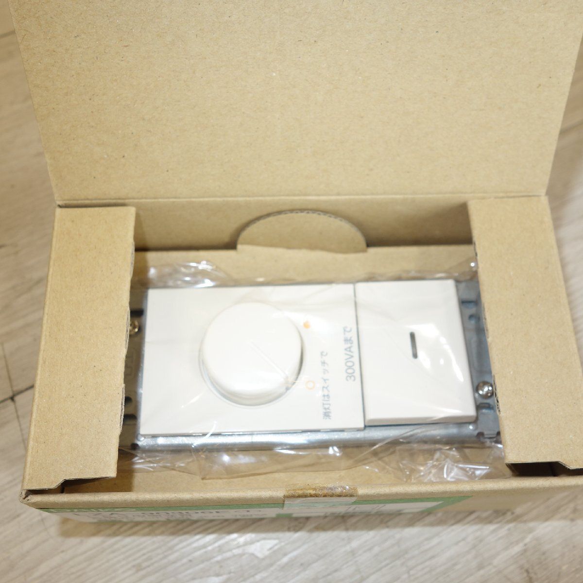 LZA-90306E(大光電機) DAIKO LED専用調光器 LZA 90306E 未使用品 LZA-90306E(大光電機) DAIKO LED専用調光器 LZA 90306E 未使用品