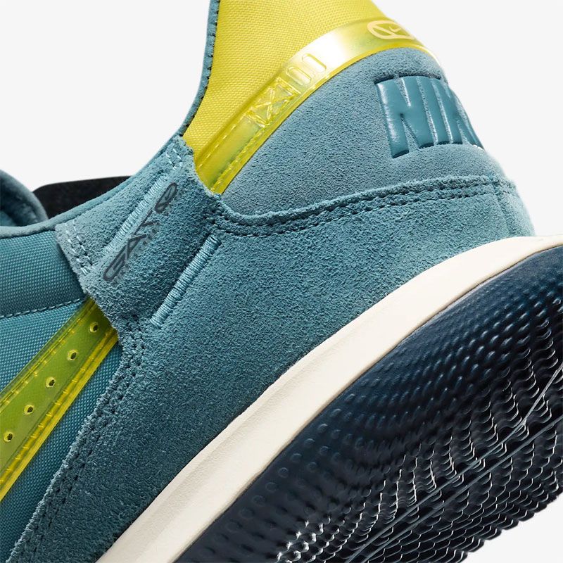 ★米粒★Nike フットサルシューズ　ストリートガト ナイキ ストリートガト フットサルシューズ ☆米粒☆Nike フットサル