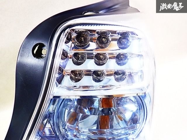 トヨタ サイ SAI AZK10 純正 右 テールライト ランプ レンズ y86 トヨタ サイ SAI AZK10 純正 右 テールライト ランプ レンズ y86