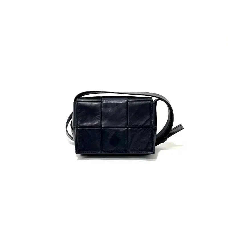 Bottega Veneta(ボッテガヴェネタ) 667048 ブラック ミニ (キャンディ) カセットバッグ H00020