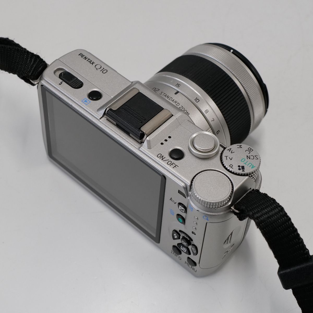 PENTAX Q10 + 02 STANDARD ZOOM 5-15mm F2.8-4.5 USED超美品 ミラー