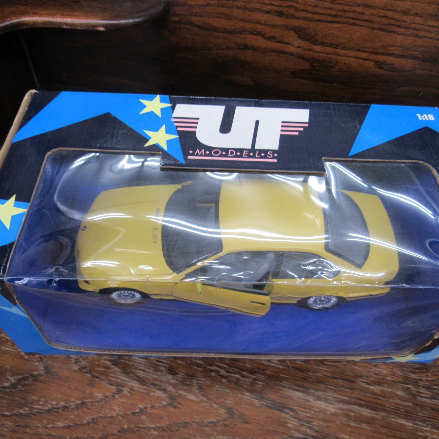 ミニカー UT MODELS BMW 3er Reihe 3-series 1/18 UT MODELS - BMW 3 SERIES COUPE (YELLOW) - 1/18 DIECAST | eBay