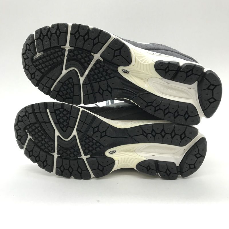 New Balance ニューバランス スニーカー M2002RFB 新品同様 箱付き