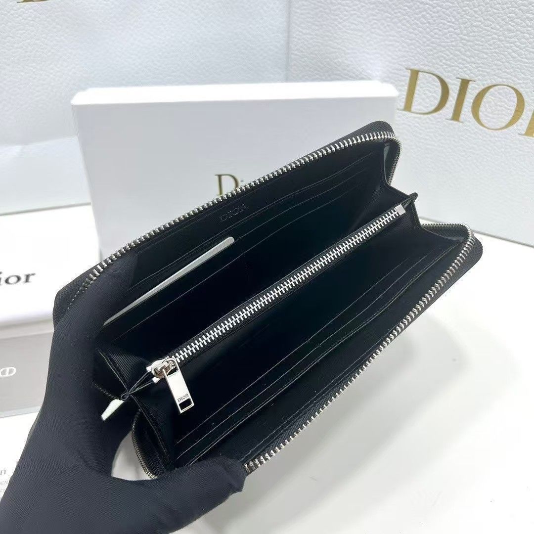 Dior財布新品未使用 新品未使用 DIOR財布[本日特価|新品未使用品] - メルカリ