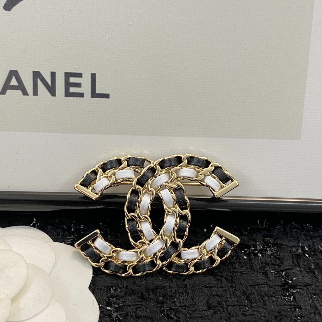 今日特価】Chanel シャネル ヒットモデル ブローチ - メルカリ